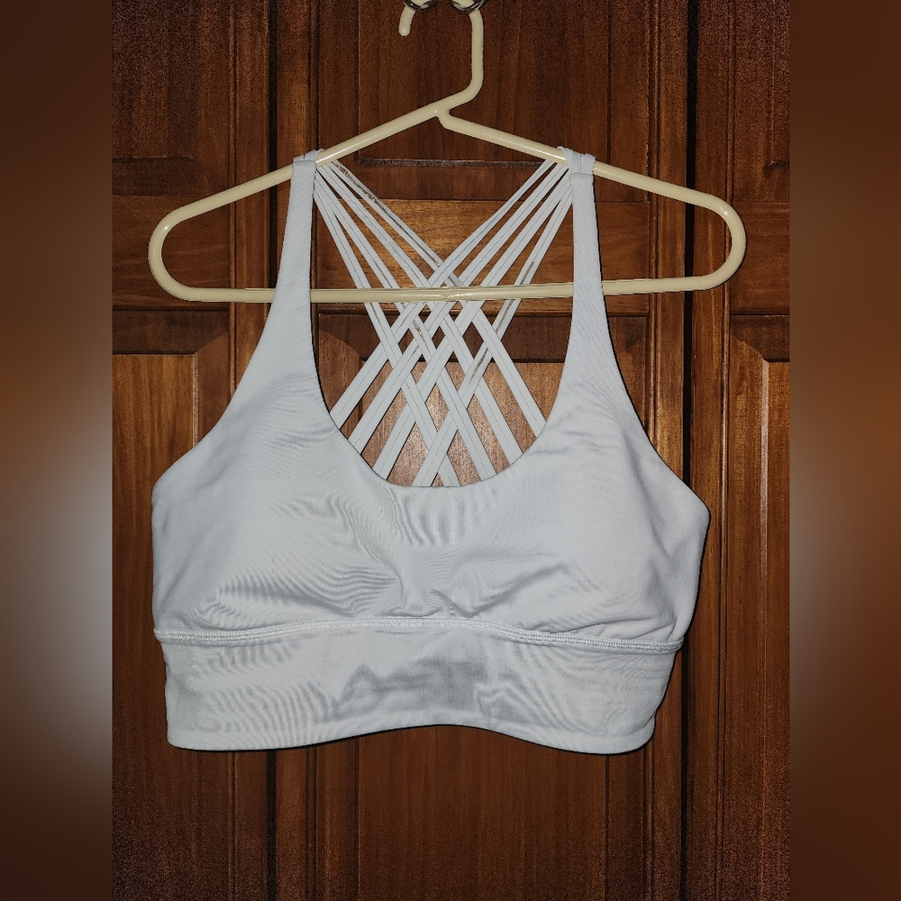🍋 Lululemon Free To Be Bra